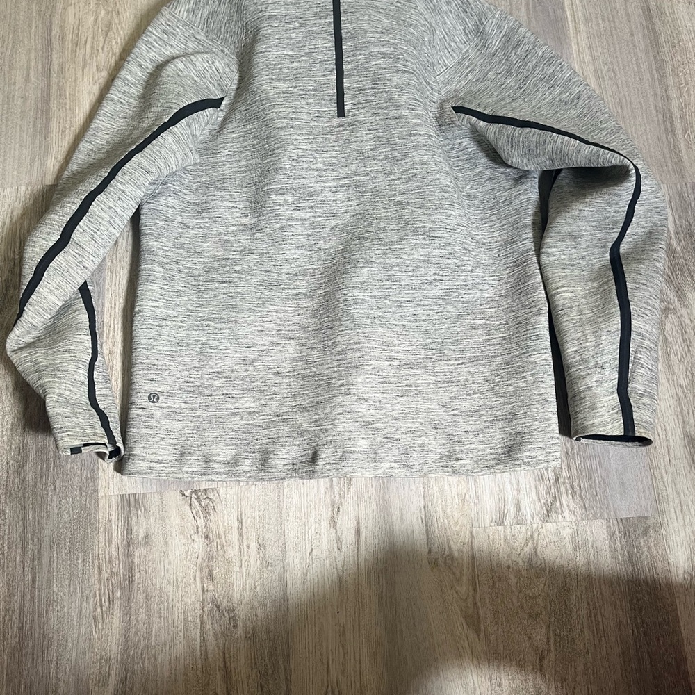 Lululemon - Picture 5 of 6